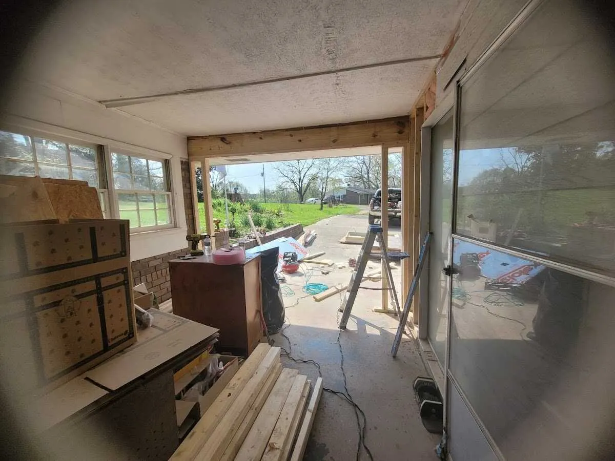 Air movers and dehumidifier for Drying & Dehumidification in Taylorsville